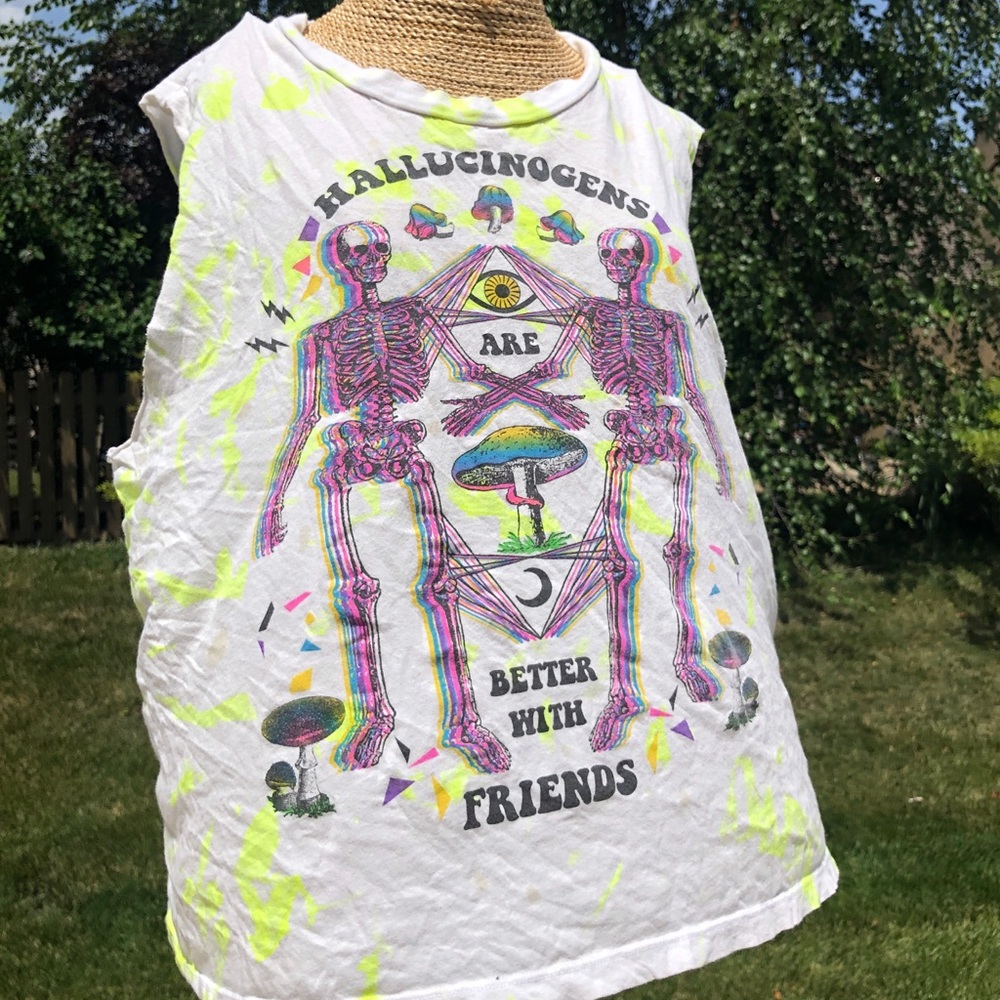Urban Outfitters cut off graphic tee